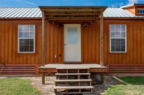 1101 W Houston Ave, Seadrift, TX 77983