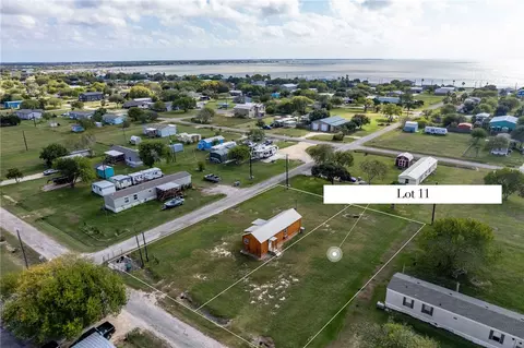 1103 W Houston Ave, Seadrift, TX 77983