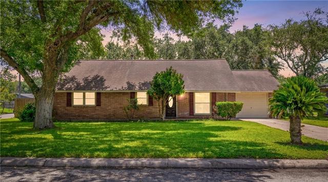1224 Roosevelt Dr, Alice, TX 78332