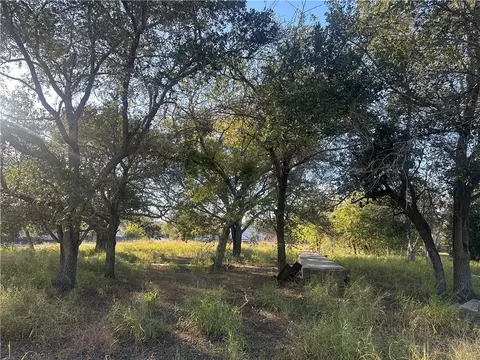 313 Burton, Woodsboro, TX 78393