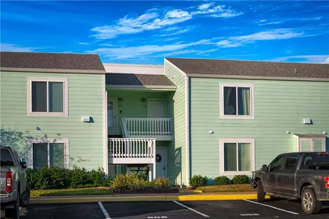 611 Lauderdale Dr #611, Rockport, TX 78382