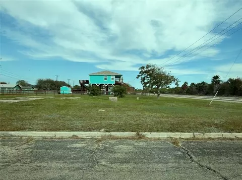 260 E Deberry Ave, Aransas Pass, TX 78336