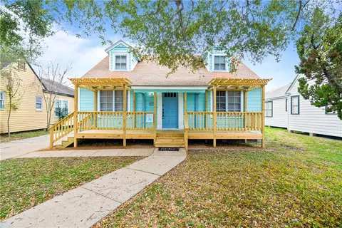 425 Palmero St, Corpus Christi, TX 78404