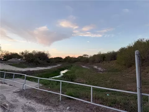 610 W Avenue I 12, Kingsville, TX 78363