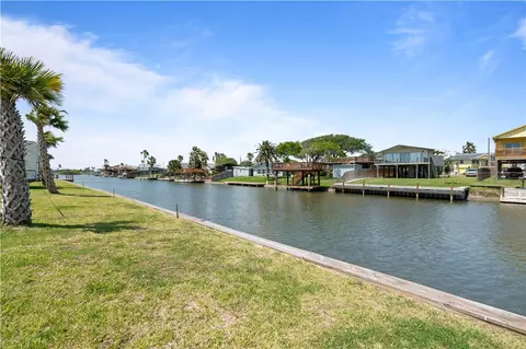 101 Caribbean Dr #5, Corpus Christi, TX 78418