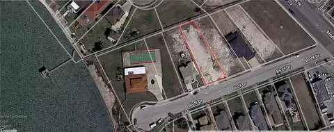 1009 Bluff Dr, Portland, TX 78374