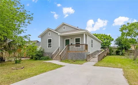 2025 Islla Dr, Corpus Christi, TX 78416