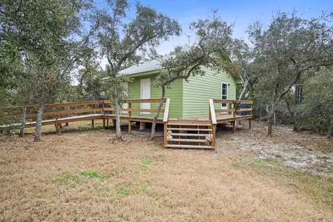 652 Rabbit Run Rd, Aransas Pass, TX 78336