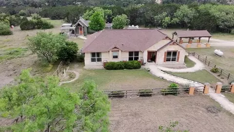 28799 N Us Highway 83, Concan, TX 78838