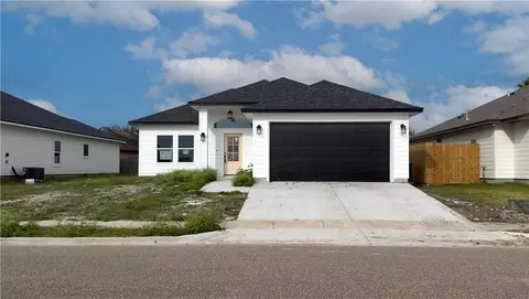 8121 Berenstain Dr, Corpus Christi, TX 78414