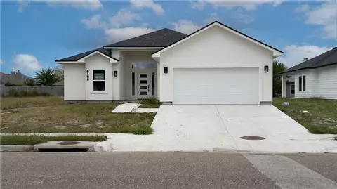 8125 Berenstain Dr, Corpus Christi, TX 78414