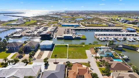 117 Bay Ct, Aransas Pass, TX 78336