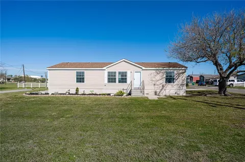 2222 Demory Ln, Aransas Pass, TX 78336