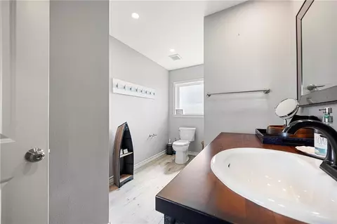 Bath - 140 Zenna Dr, Mathis, TX 78368 photo 1 of 3
