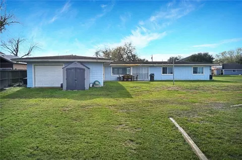 Exterior - 140 Zenna Dr, Mathis, TX 78368 photo 3 of 4