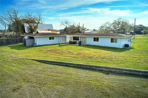 Exterior - 140 Zenna Dr, Mathis, TX 78368 photo 2 of 4