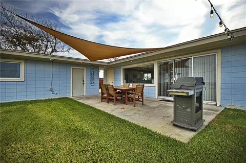 Exterior - 140 Zenna Dr, Mathis, TX 78368 photo 4 of 4