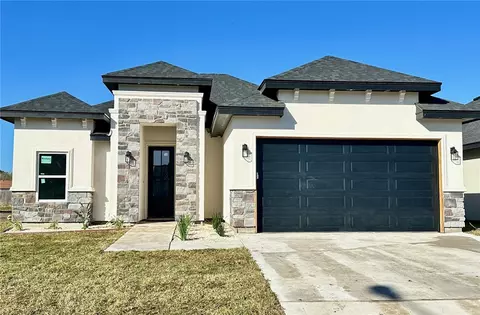 1760 Paraiso Dr, Kingsville, TX 78363