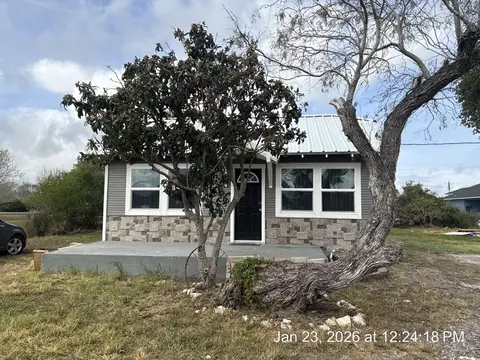 527 2nd St, Bayside, TX 78340