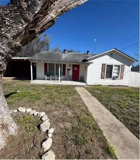 10420 Sixth St, Pettus, TX 78146