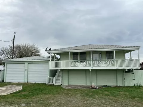 113 White Point Dr, Sandia, TX 78383