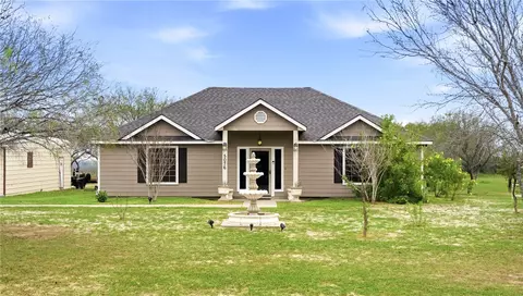 5076 Wildwood Ln, Robstown, TX 78380