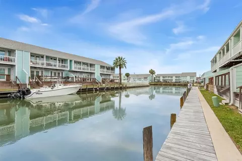 610 Lauderdale #610, Rockport, TX 78382