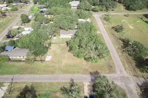 503 N Verne St, Rockport, TX 78382
