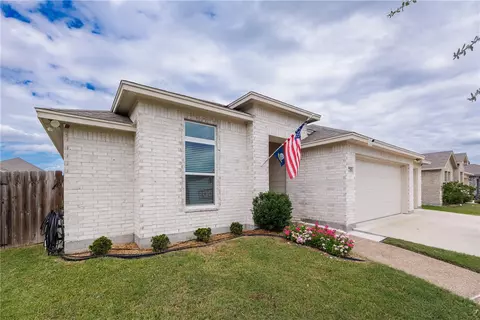 7718 Iron Man Dr, Corpus Christi, TX 78414