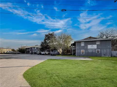 1870 King David, Three Rivers, TX 78071