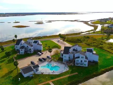 1001 Cape Velero Dr #C-2, Rockport, TX 78382