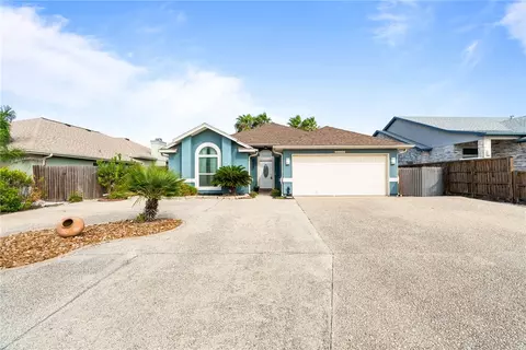 14218 Punta Bonaire Dr, Corpus Christi, TX 78418