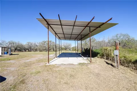 Exterior - 23250 Cr 1038, Mathis, TX 78368 photo 4 of 8