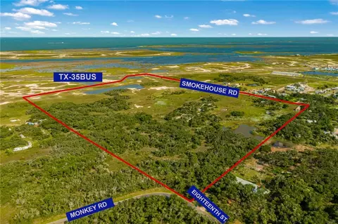 1222 Smokehouse Rd, Rockport, TX 78382