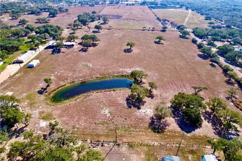 1005 Ibis Dr, Rockport, TX 78382