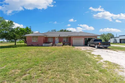 1527 N Fm 738, Orange Grove, TX 78372