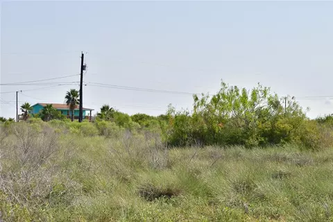424-425 Forest Oak Ln, Rockport, TX 78382