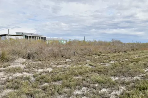 424-425 Forest Oak Ln, Rockport, TX 78382