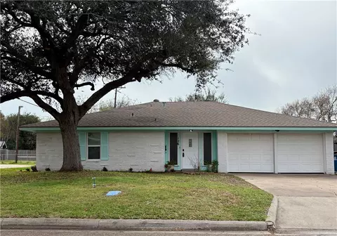 126 N Janin Cir, Portland, TX 78374