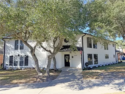 3201 Traylor Blvd, Rockport, TX 78382