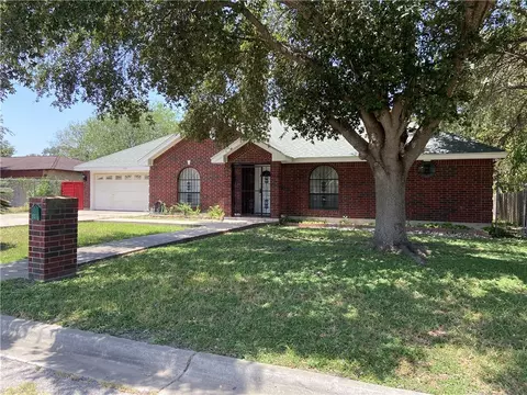 905 Franco Dr, Alice, TX 78332