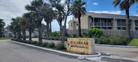1902 Bayhouse Dr #1902, Rockport, TX 78382