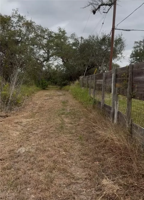 2557 Mundine Rd, Aransas Pass, TX 78336