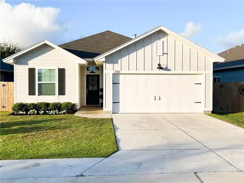 2113 Lighthouse Lks, Aransas Pass, TX 78336