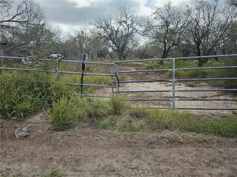 23354 County Road 1038, Mathis, TX 78368 photo 16