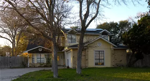 4901 Valley Mill Dr, Corpus Christi, TX 78413