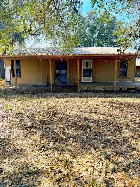 204 Mineral St, Normanna, TX 78142