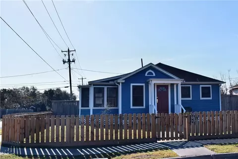 701 Naples St, Corpus Christi, TX 78404