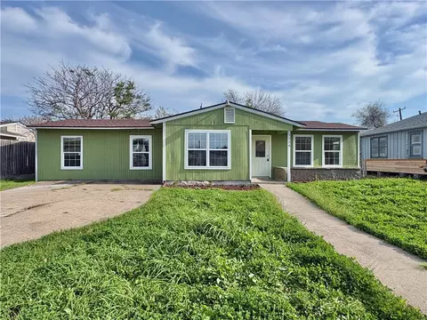 1324 Cambridge Dr, Corpus Christi, TX 78415