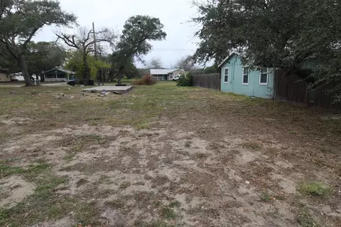 814 N 818 N Ann, Rockport, TX 78382